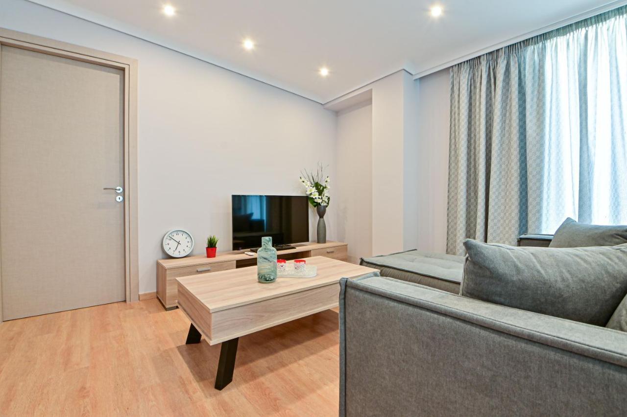 Charming Apartment With A Sea View Terrace Piraeus Ngoại thất bức ảnh