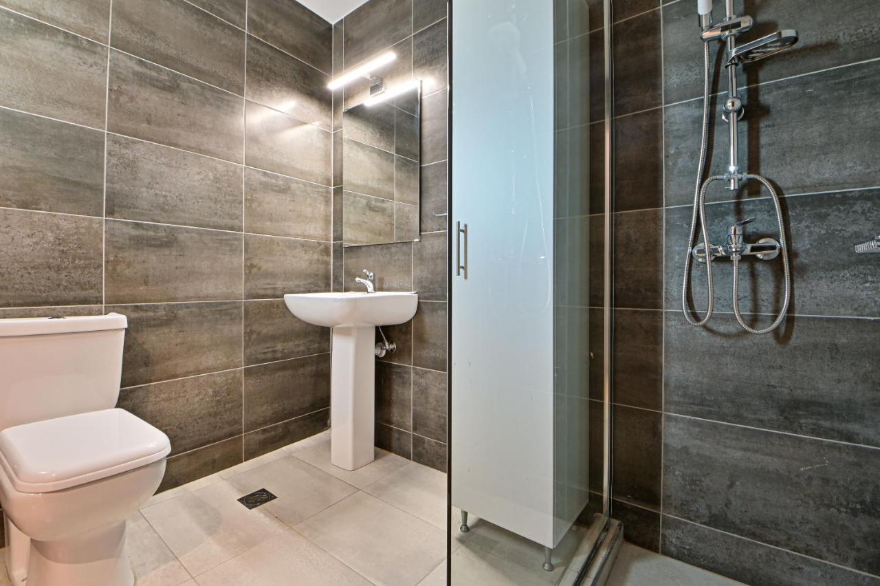 Charming Apartment With A Sea View Terrace Piraeus Ngoại thất bức ảnh